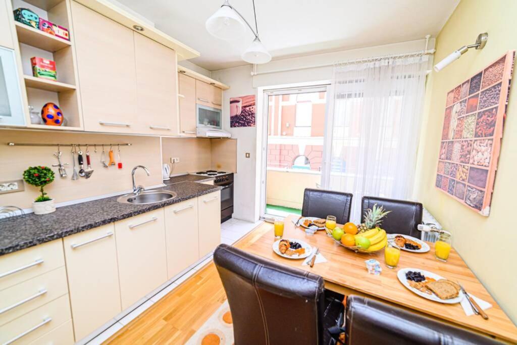 Cute And Cozy Studio With Cathedral View-Excellent Location Saraybosna Dış mekan fotoğraf